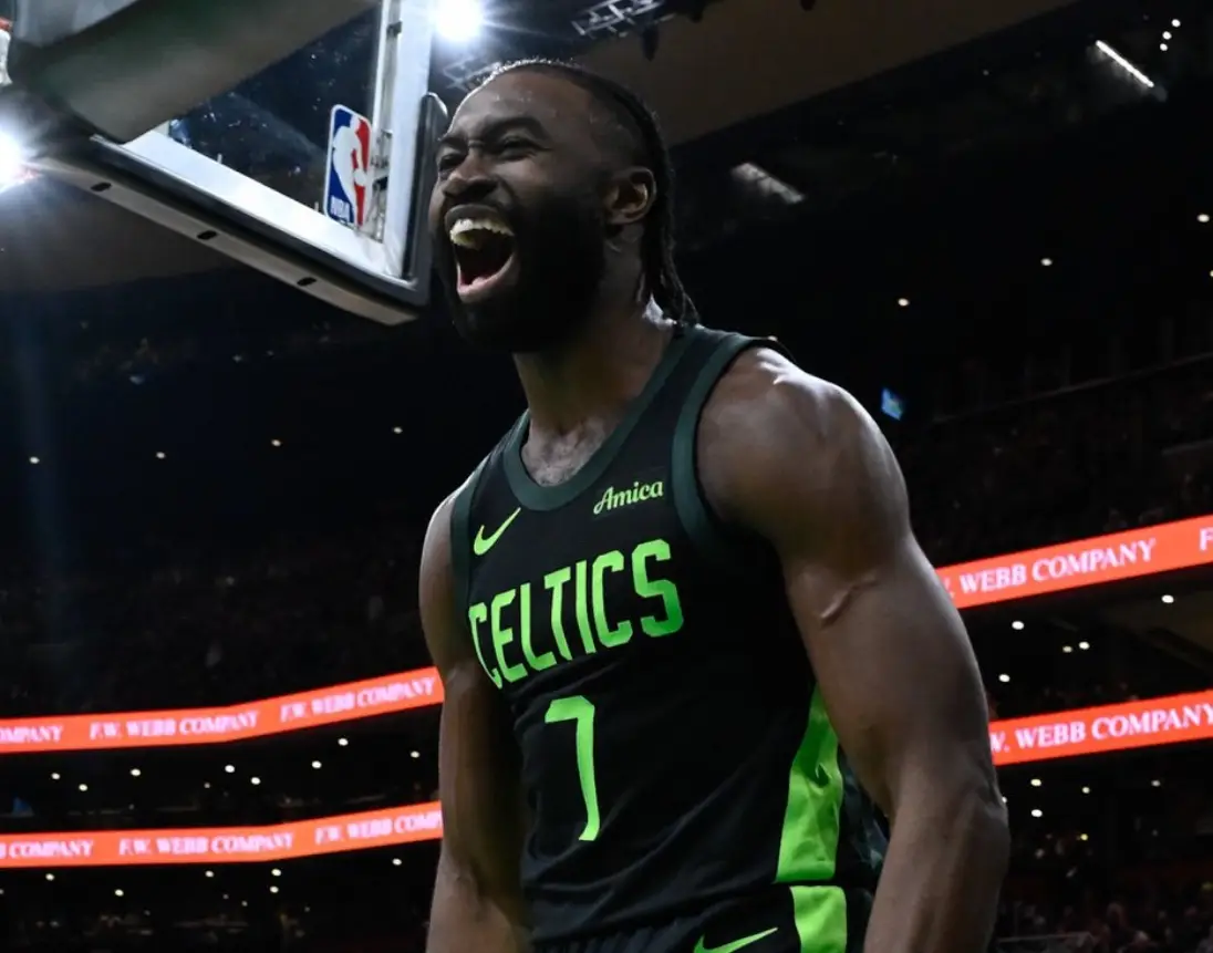 米兰体育下载-关于凯尔特人B队绝杀黄蜂，萨姆·米切尔三分雨点燃全场的信息