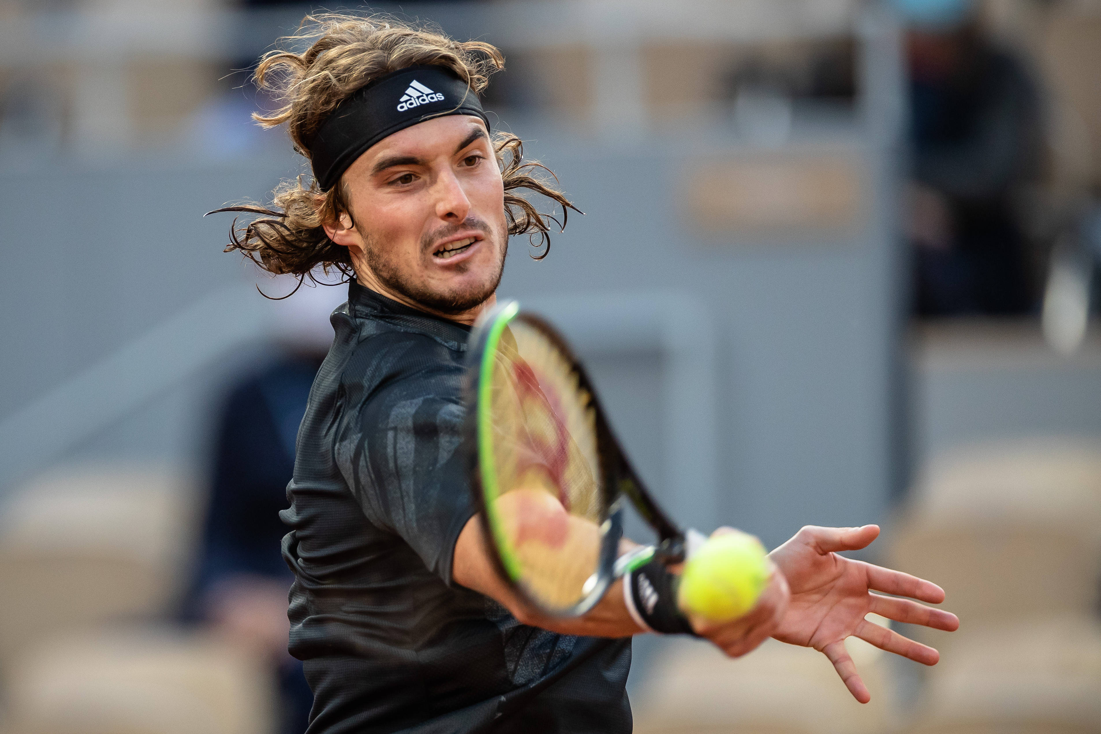 法国网球队逆转日本网球队，西西帕斯打破历史纪录的简单介绍