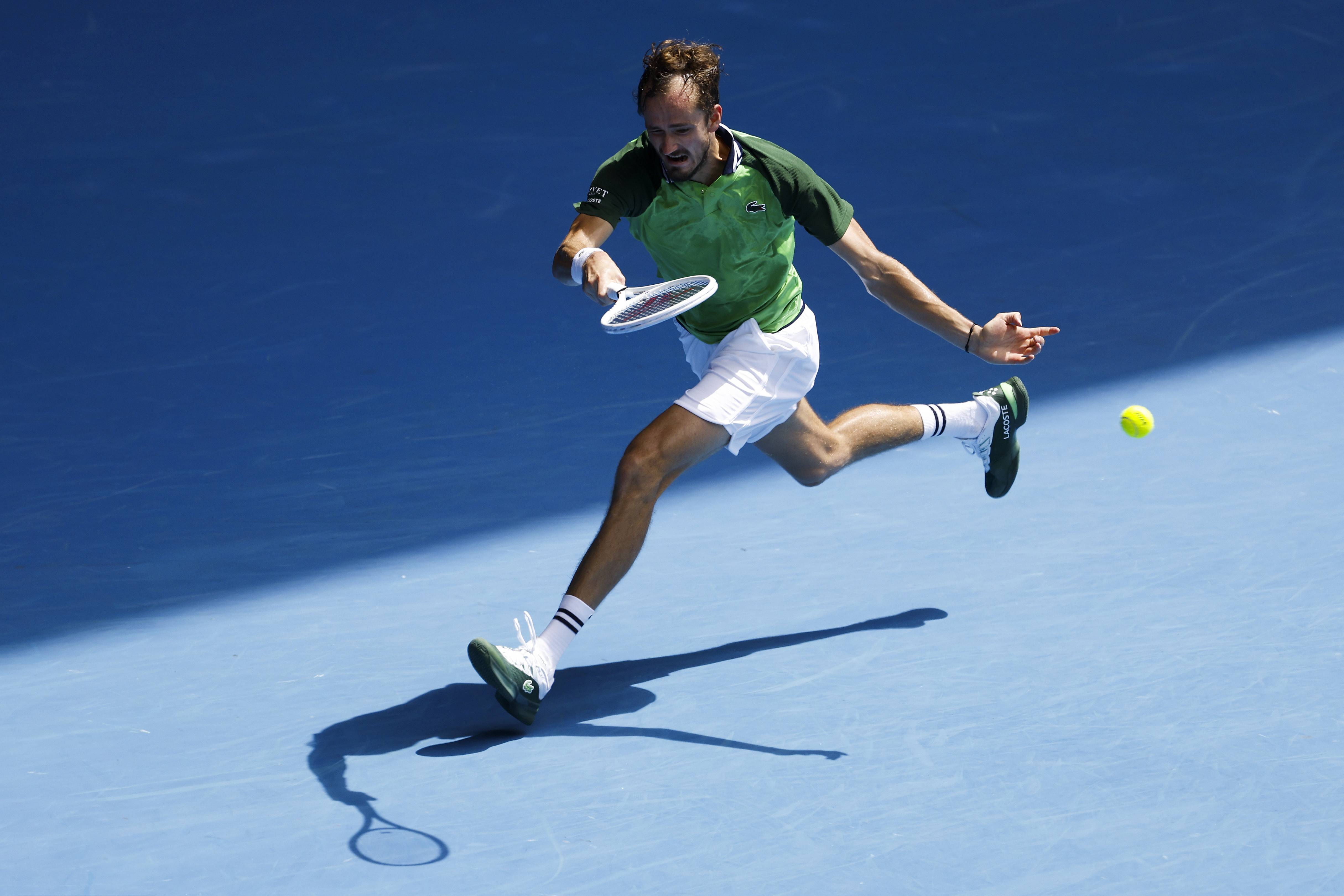 米兰体育入口-包含澳大利亚网球队绝杀世界网球队，梅德韦杰夫爆发神勇的词条