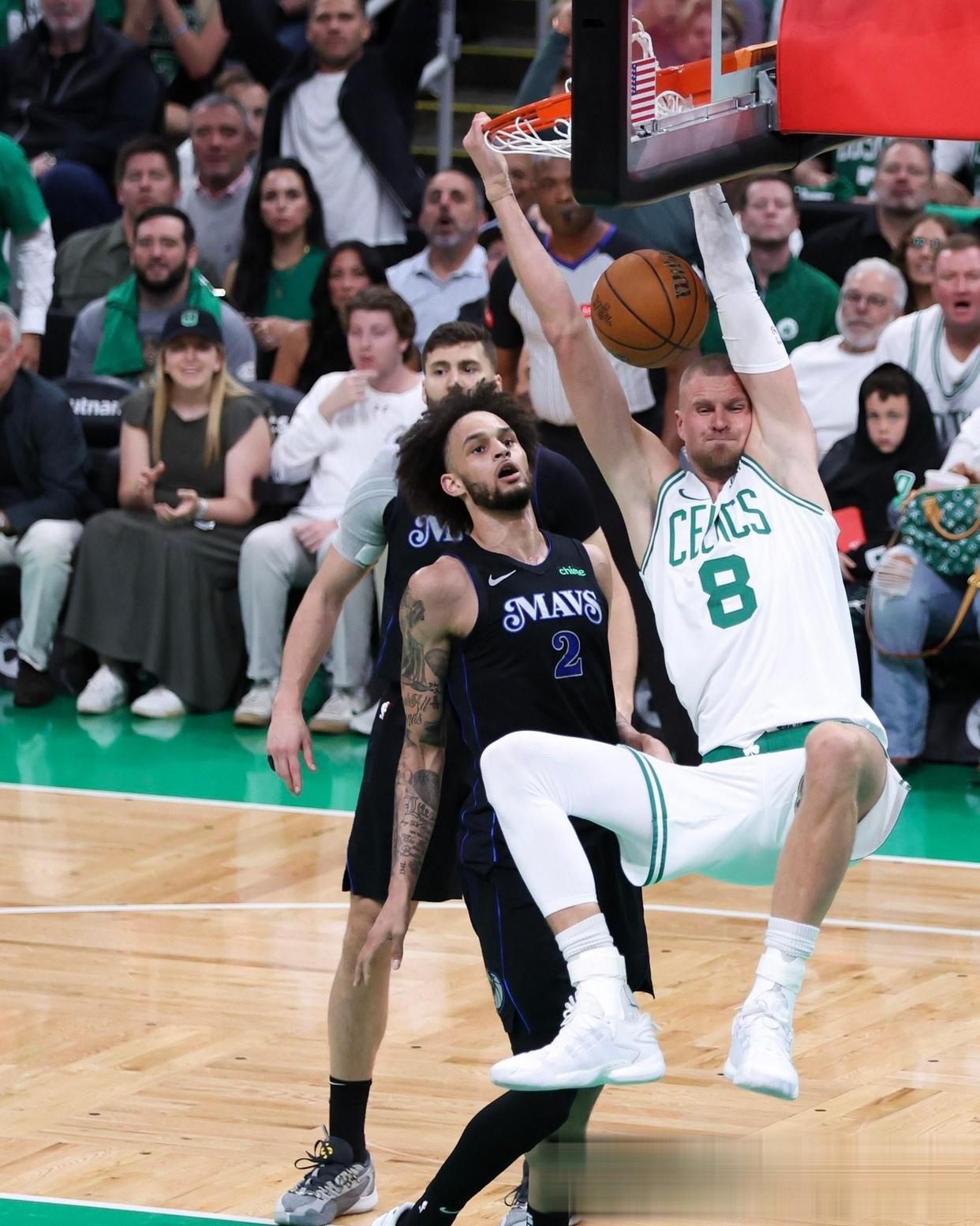 爵士险胜篮网,波尔津吉斯统治全场的简单介绍 爵士险胜篮网,波尔津吉斯统治全场的简单介绍