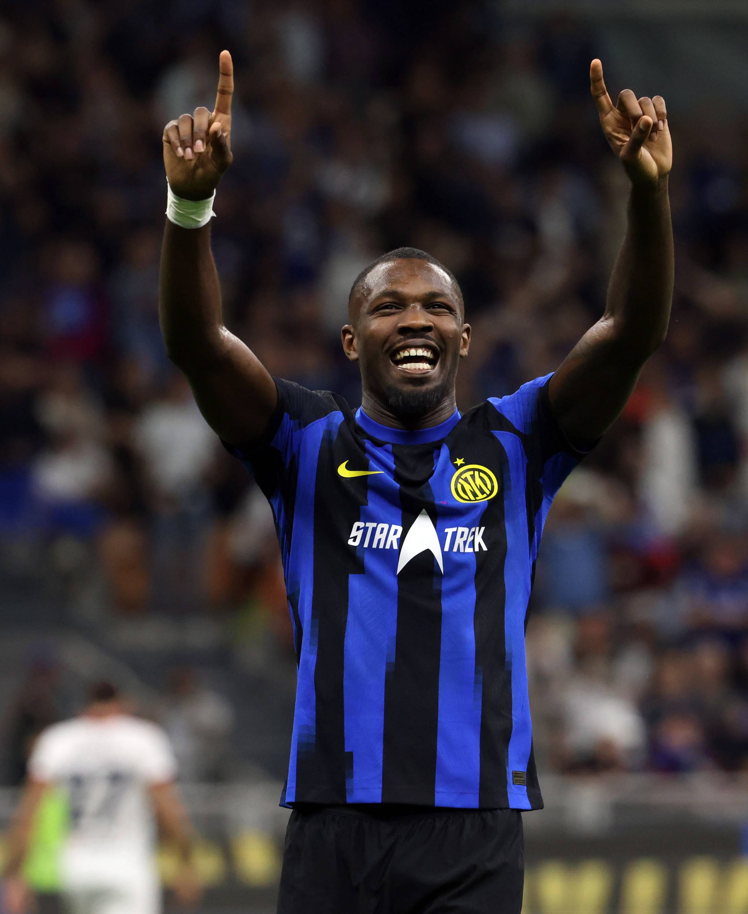 卡利亚里球员表现亮眼，球队备战信心十足