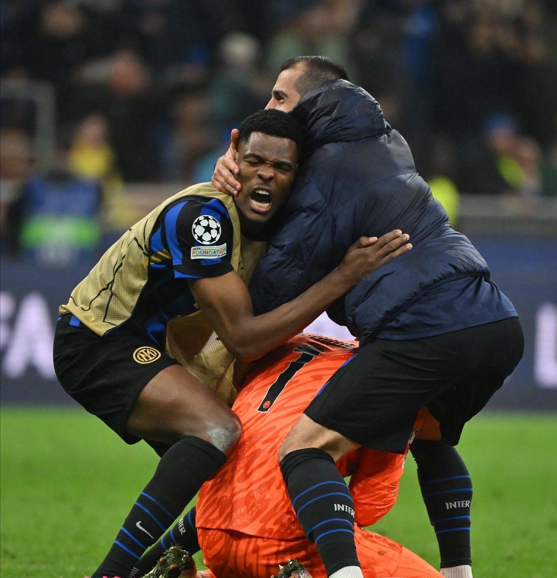 米兰体育官方网站-包含国米精英中场受伤，球队被迫调整战术的词条