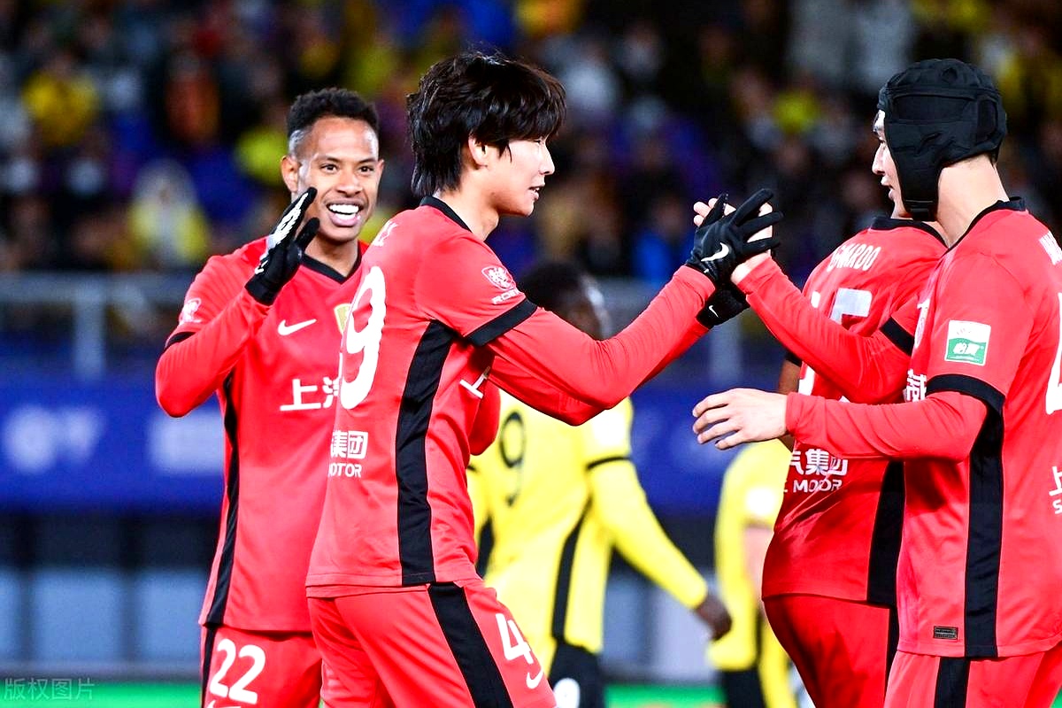 ac米兰下载-青岛黄海备战多场比赛，球队实力逐渐进入巅峰状态的简单介绍