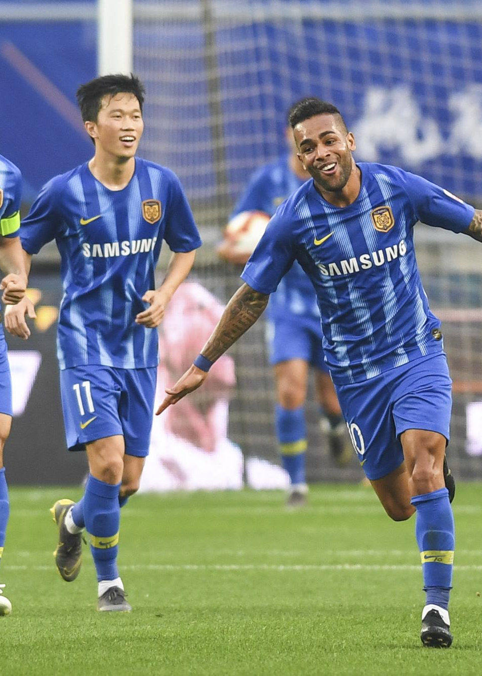 ac米兰-江苏舜天队战无不胜,球员士气高昂