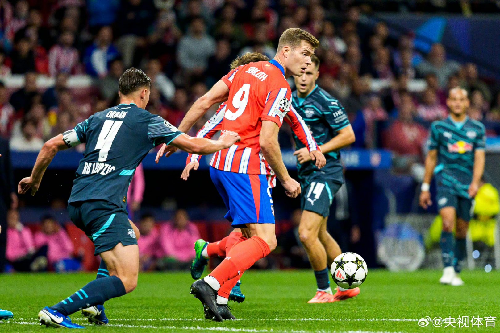 欧洲预选赛紧张对决，球员斗志昂扬！的简单介绍