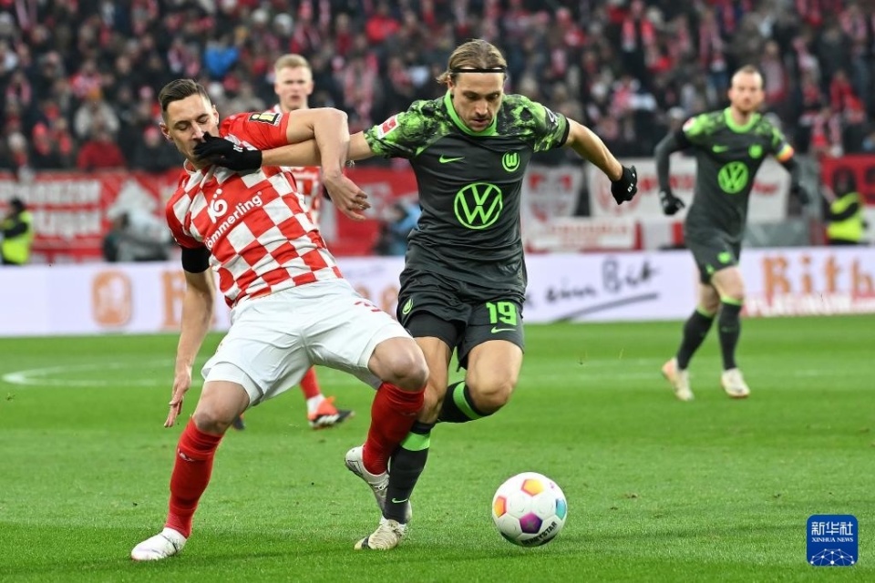 沃尔夫斯堡在德国足坛取得胜利，冲向榜首位置的简单介绍