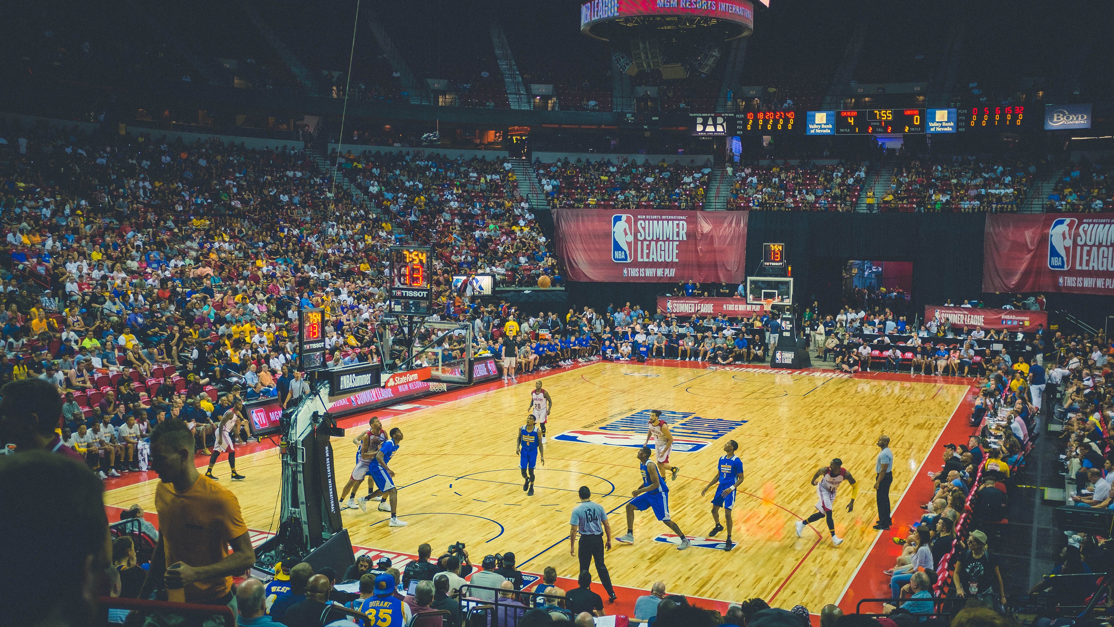 赛道与球场，德罗赞在F1街道赛的逆转艺术