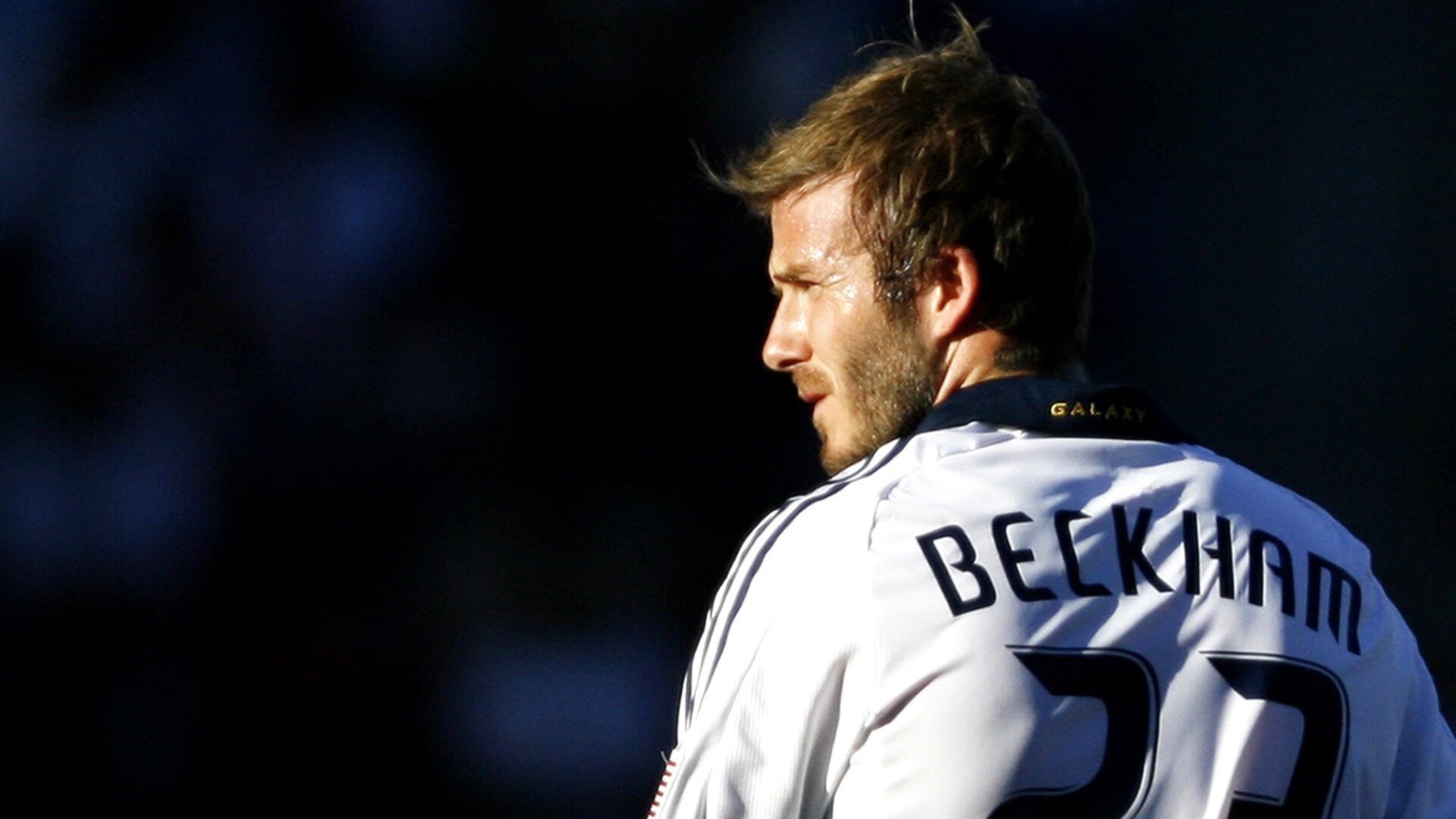 米兰体育官方网站-塞内加尔力克切尔西，当非洲之光遇上欧洲豪门，范戴克扛起全队的象征意义